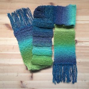 *SOLD* Hand knit warm scarf